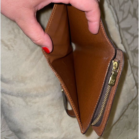 Monogram canvas Louis Vuitton wallet - Picture 9 of 16